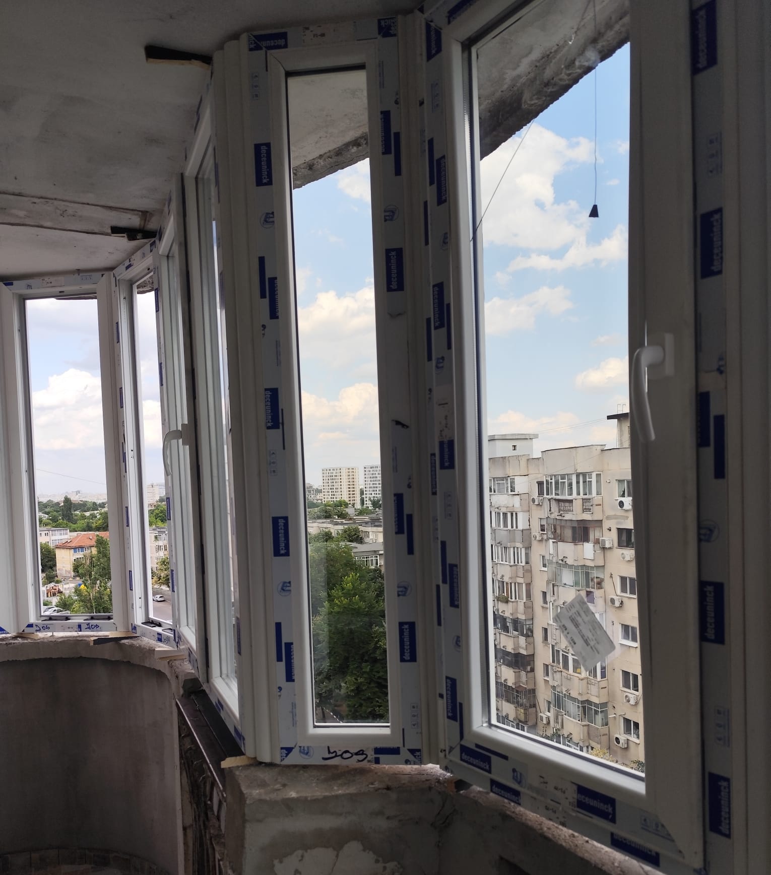 Balcon închis cu termopane